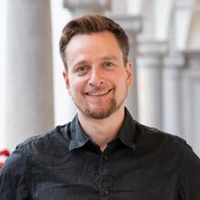 Dr. Alexander Mahnert